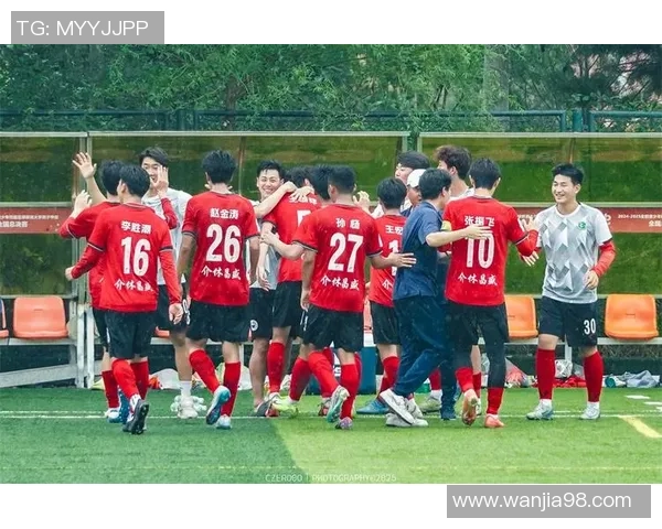 南京足球队荣登全国足球配合排行榜第四名展现团队实力与默契