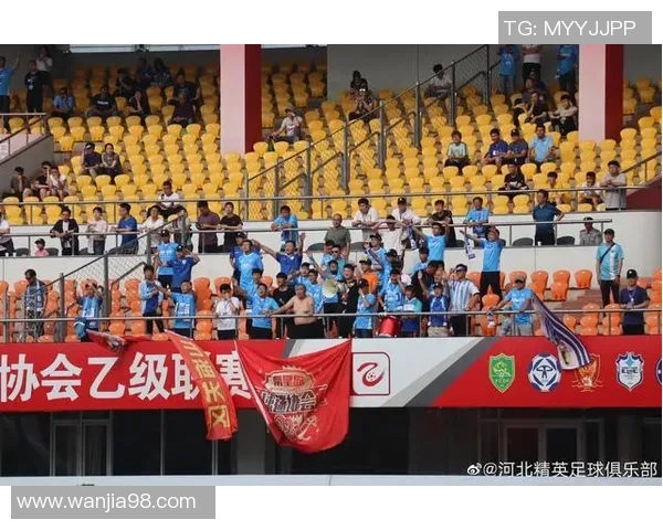 成都羽毛球队以60分稳居锦标赛积分榜首位展现强劲实力 成都羽毛球队以60分稳居锦标赛积分榜首位展现强劲实力