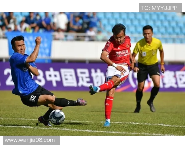 武汉足球队速度之争:如何提升竞技水平与战术执行力 武汉足球队速度之争:如何提升竞技水平与战术执行力